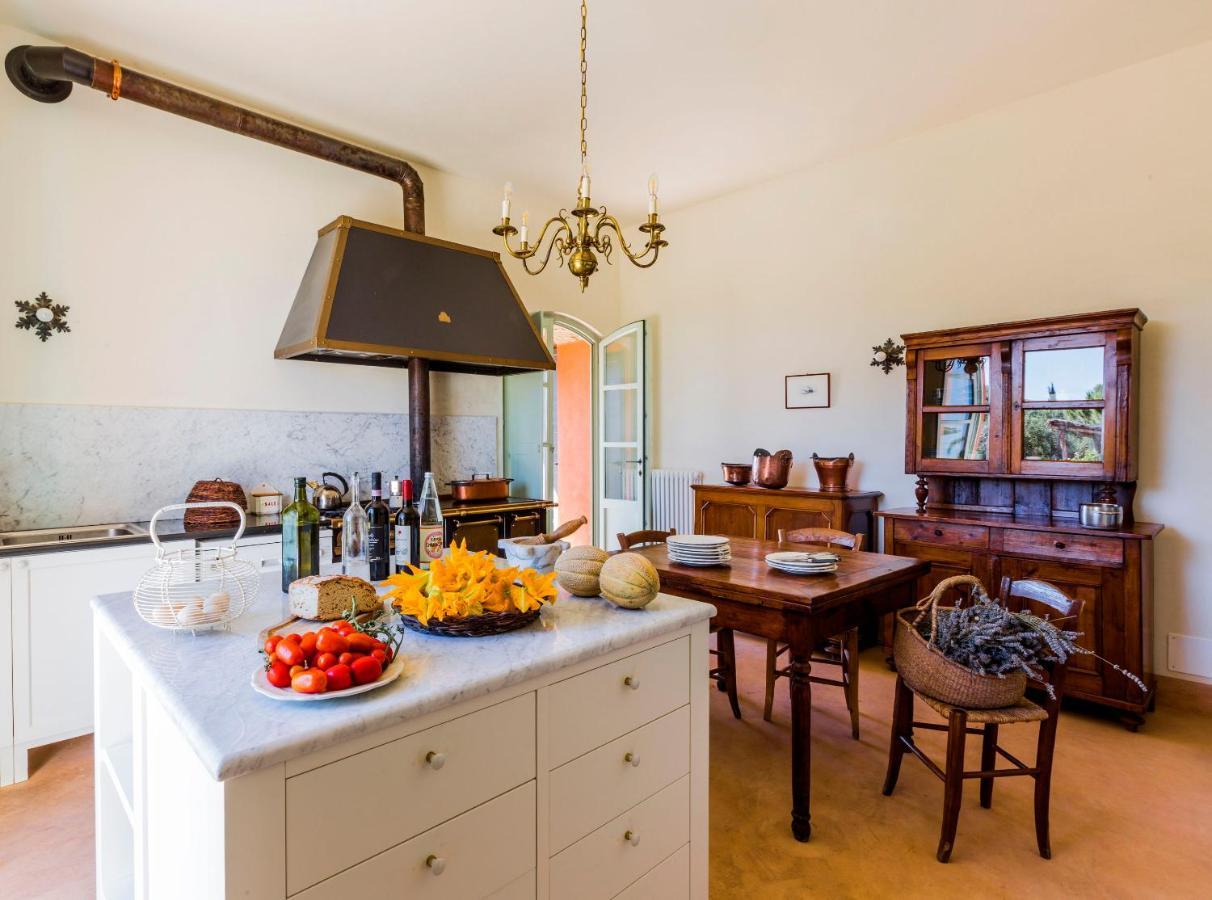 Agriturismo Le Tassinaie Castellina Marittima Kültér fotó