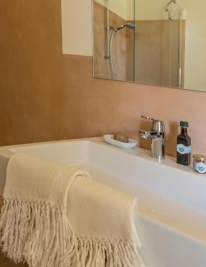 Agriturismo Le Tassinaie Castellina Marittima Kültér fotó